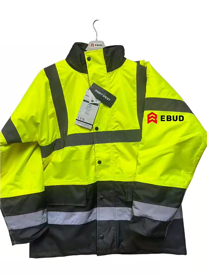 Oferujemy nadruki na odzież. Technika znakowania- folia flex lub